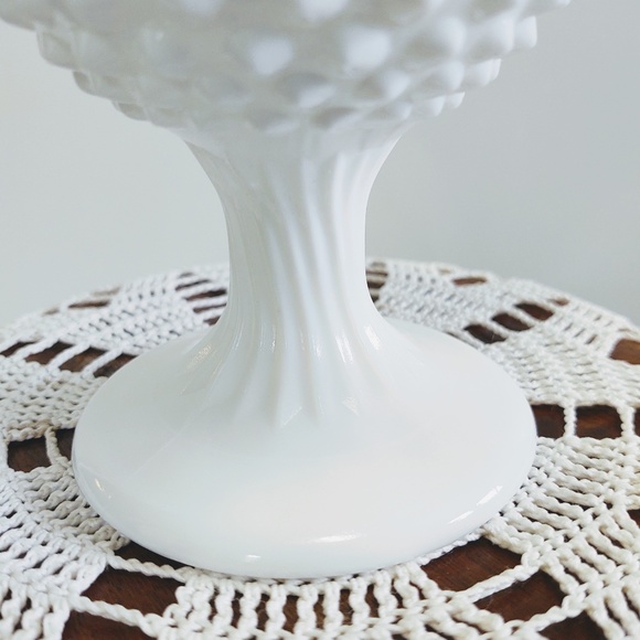 Vintage Hobnail Milk Glass Compote Candy Dish Scalloped Edge Unmarked Fenton - Picture 5 of 12